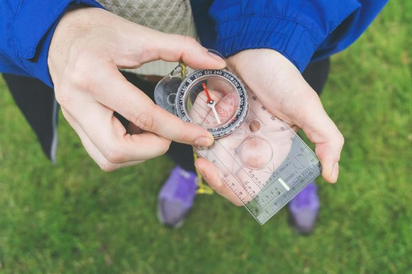 Quelles croisières offrent des randonnées pour explorer les montagnes de l'Himalaya?